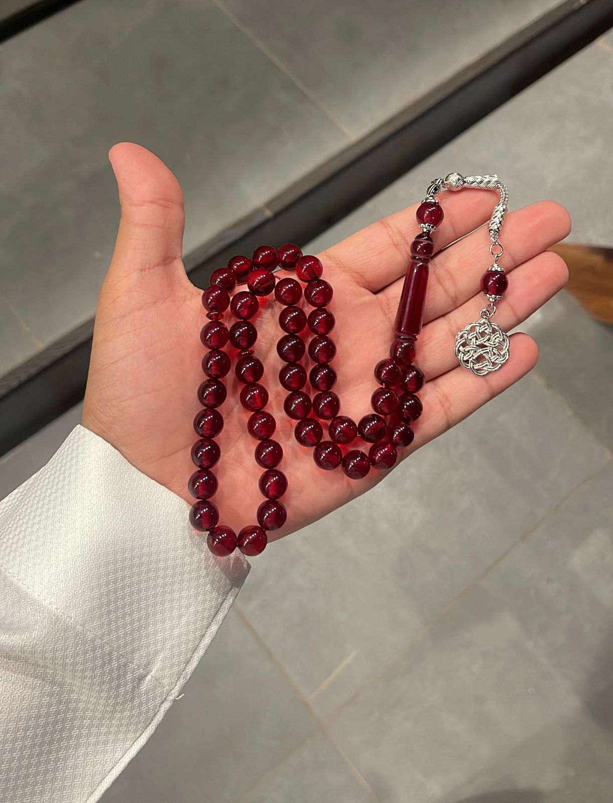 سبحة طربزونة حديد احمر شفاف