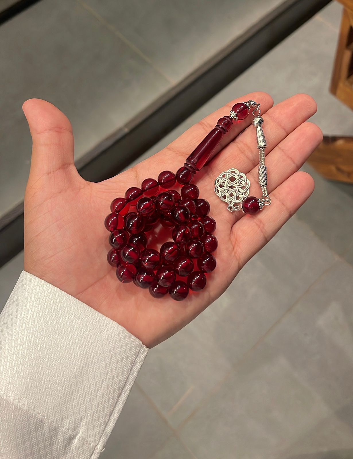 سبحة طربزونة حديد احمر شفاف